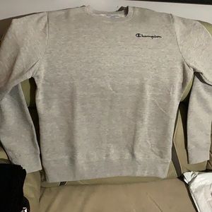 Champion sweatshirt NWT grey size medium